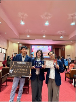 Kresensia bersama tim Kedokteran Universitas Padjadjaran saat merayakan keberhasilan meraih Juara 2 Poster Publik Nasional