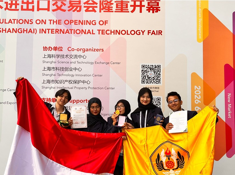 Mahasiswi FK Unpad Raih Gold Medal dan Special Award di Shanghai Lewat Inovasi MICAPTURE Mahasiswi FK Unpad Raih Gold Medal dan Special Award di Shanghai Lewat Inovasi MICAPTURE